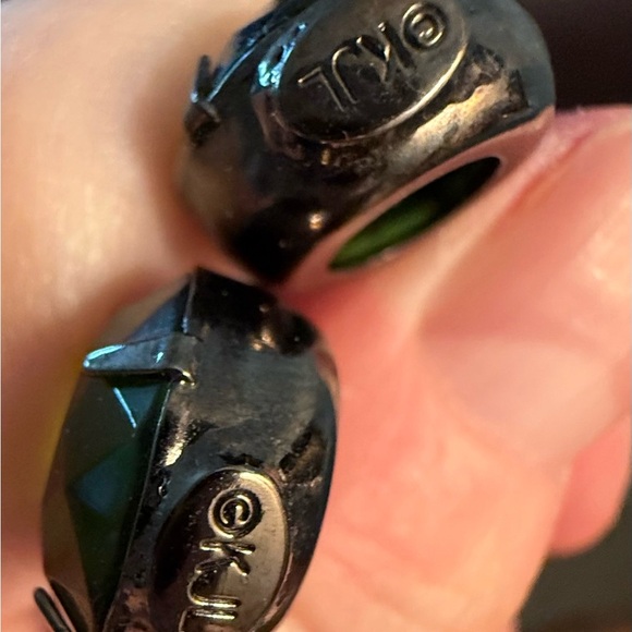 Kenneth Jay Lane KJL Green Crystal Drop Earrings - Picture 4 of 4